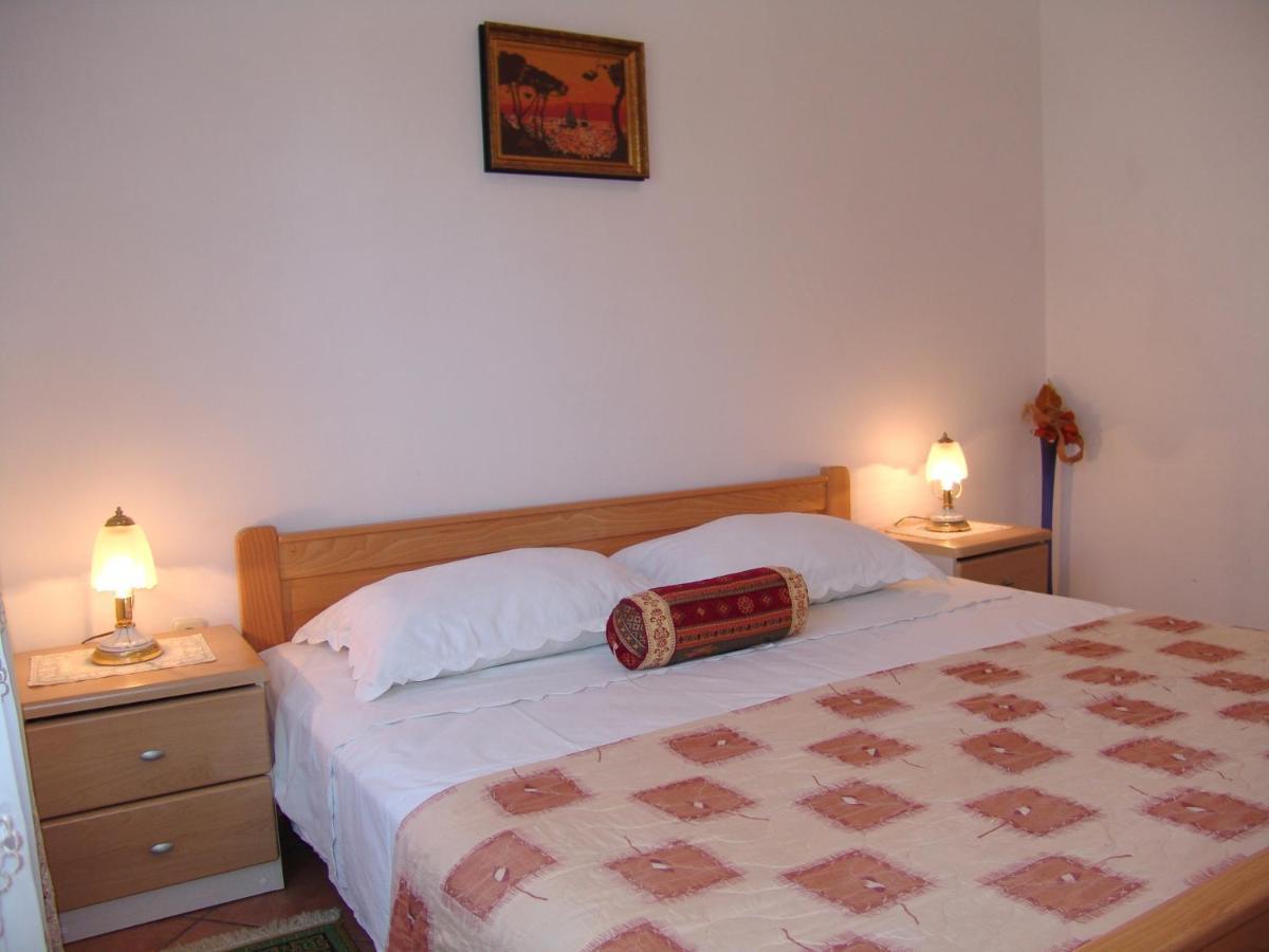 Apartments Bozica Krk Town Luaran gambar