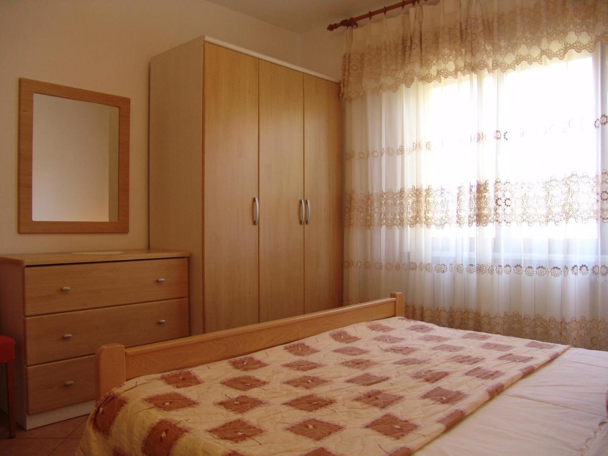 Apartments Bozica Krk Town Luaran gambar
