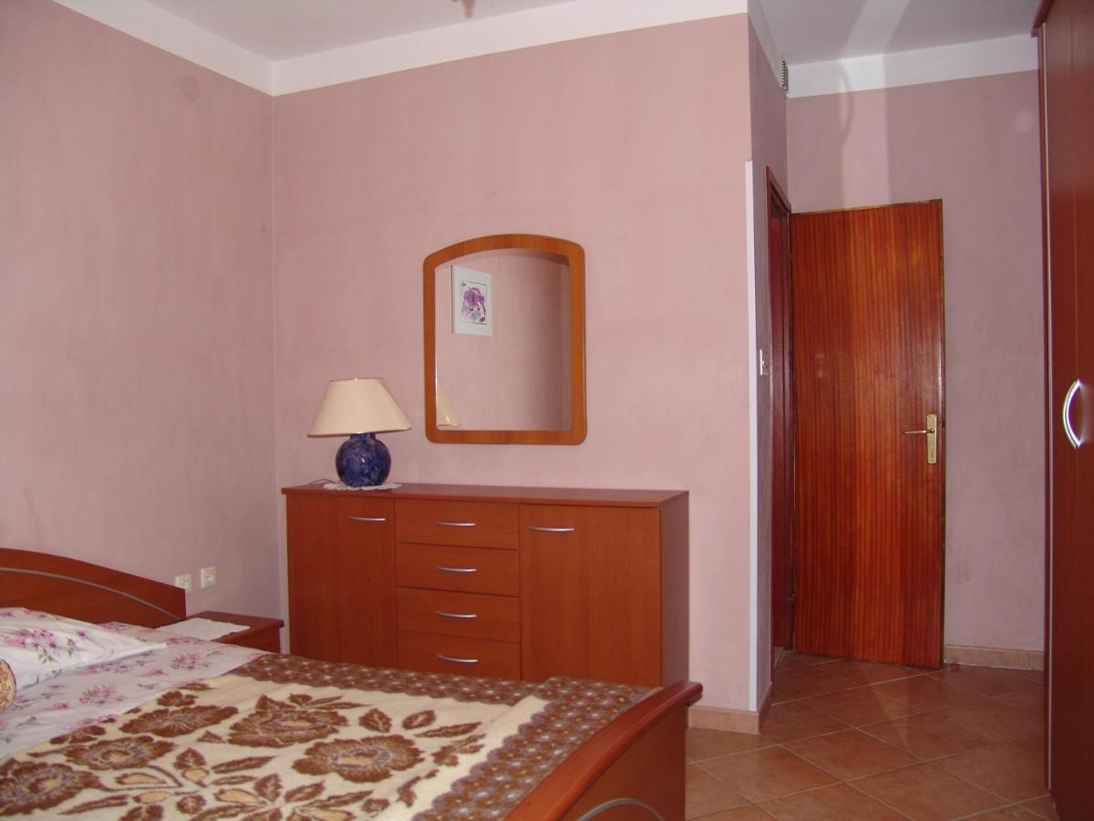 Apartments Bozica Krk Town Luaran gambar
