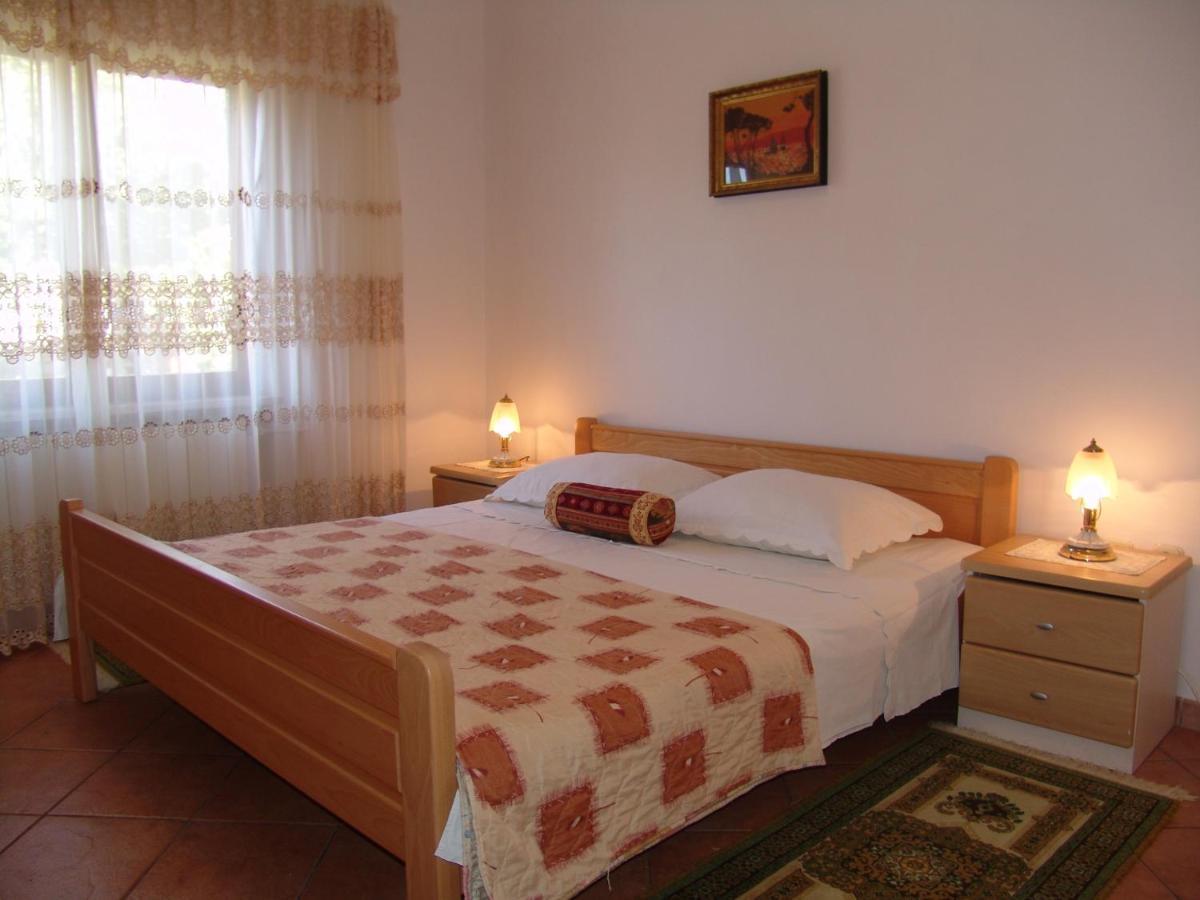 Apartments Bozica Krk Town Luaran gambar