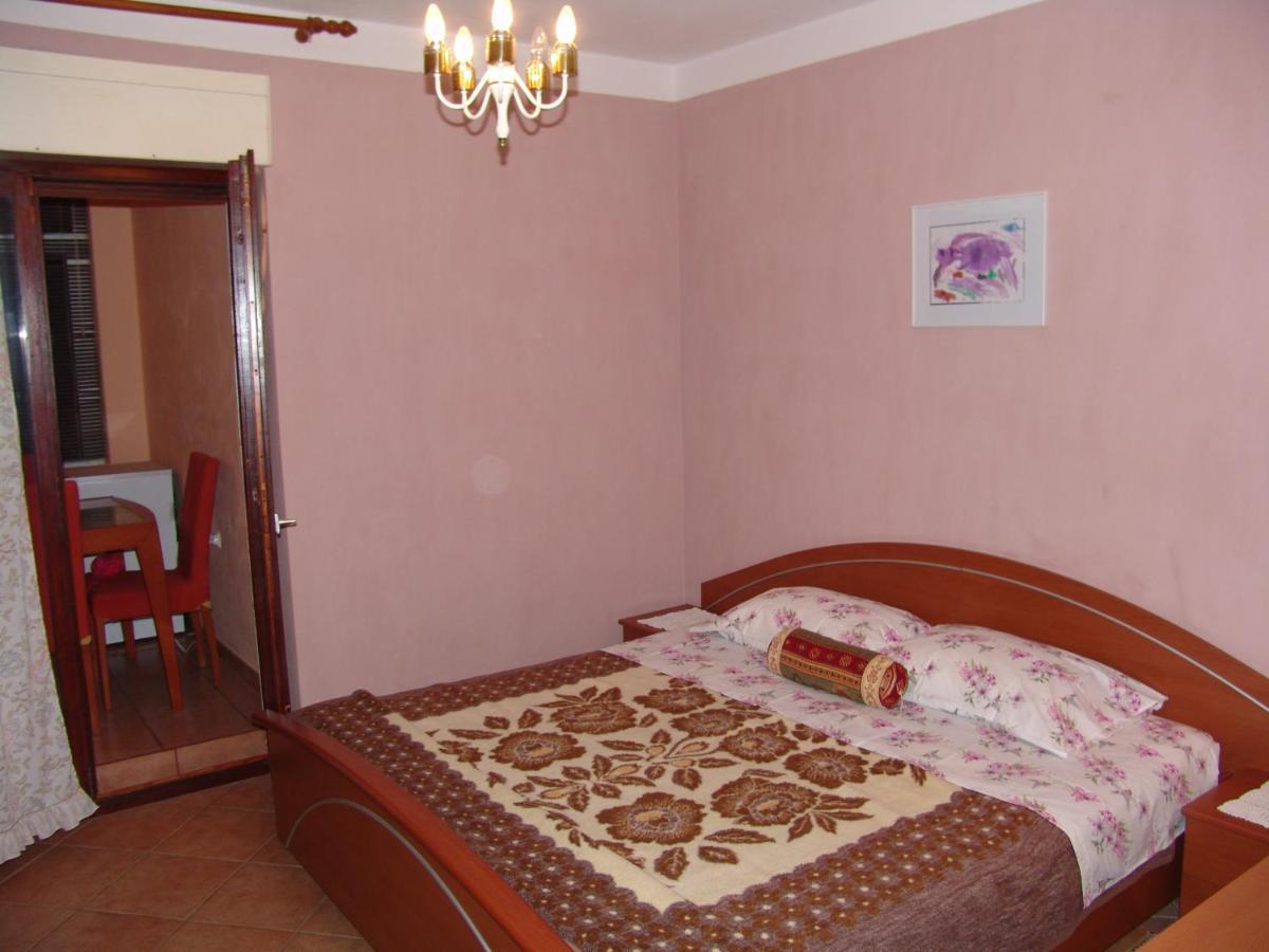 Apartments Bozica Krk Town Luaran gambar