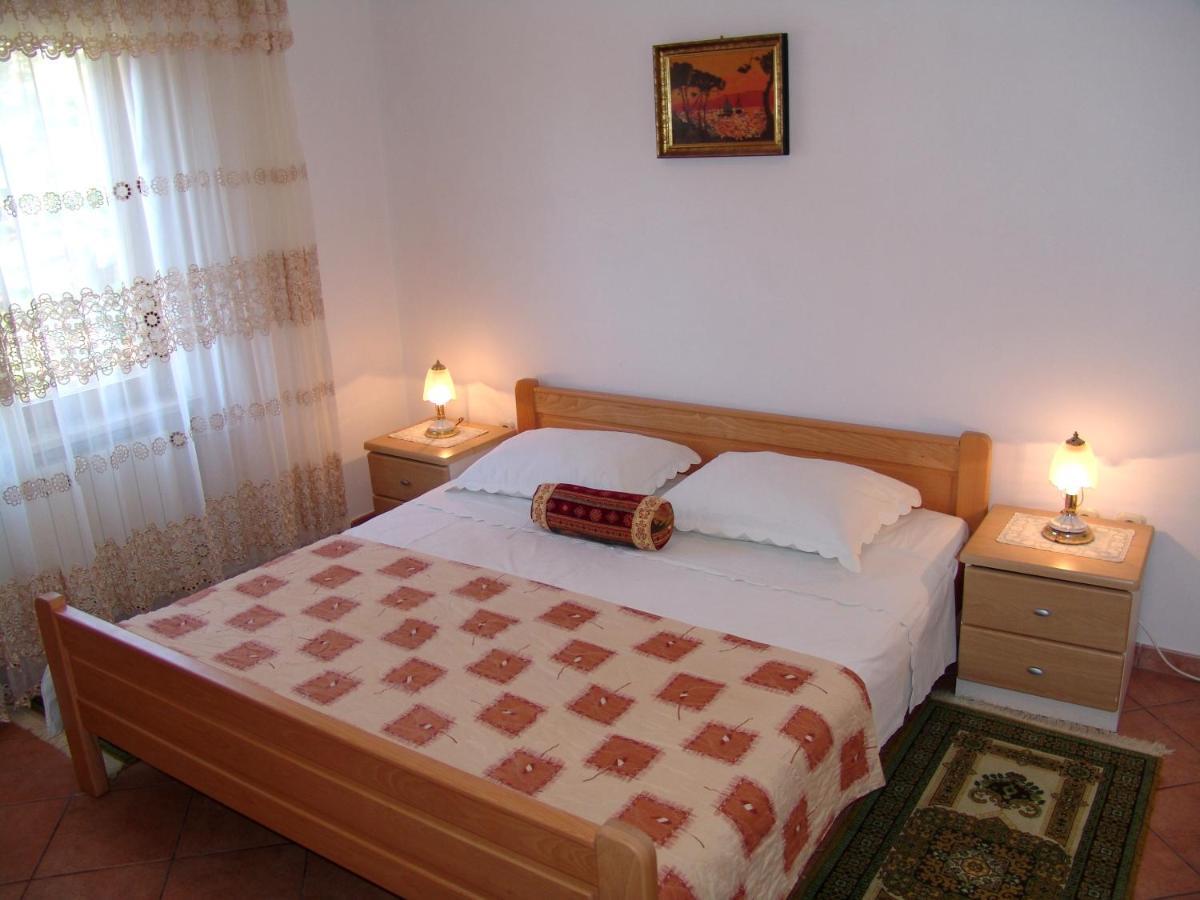 Apartments Bozica Krk Town Luaran gambar