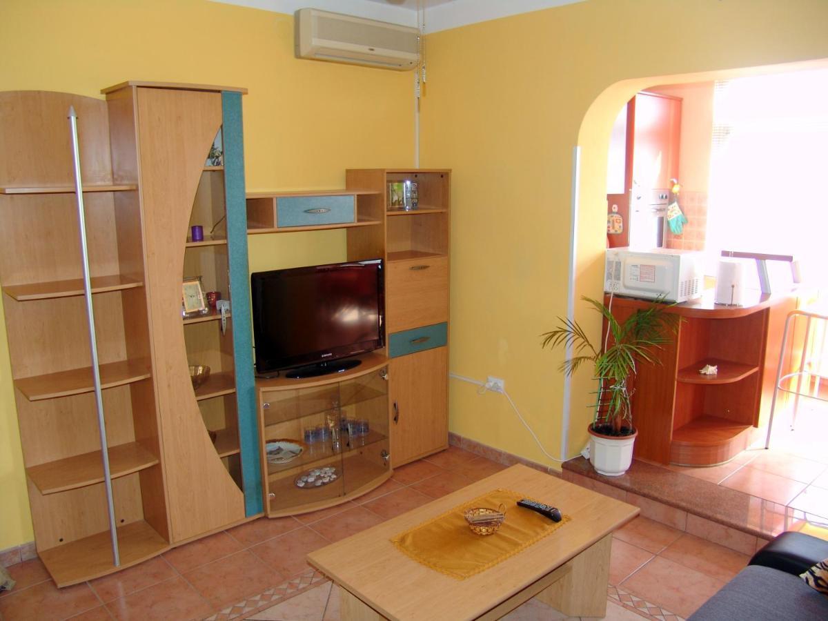 Apartments Bozica Krk Town Luaran gambar
