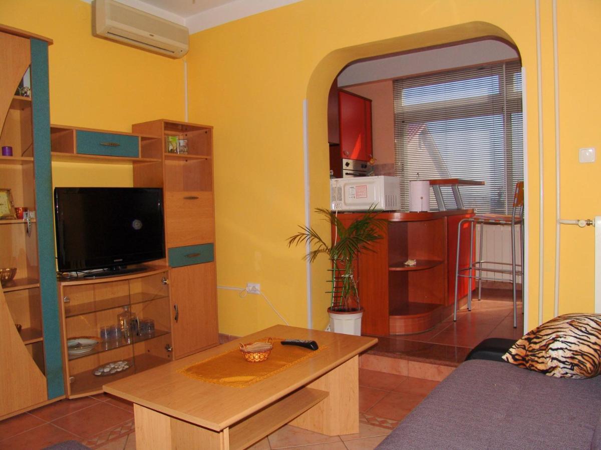 Apartments Bozica Krk Town Luaran gambar